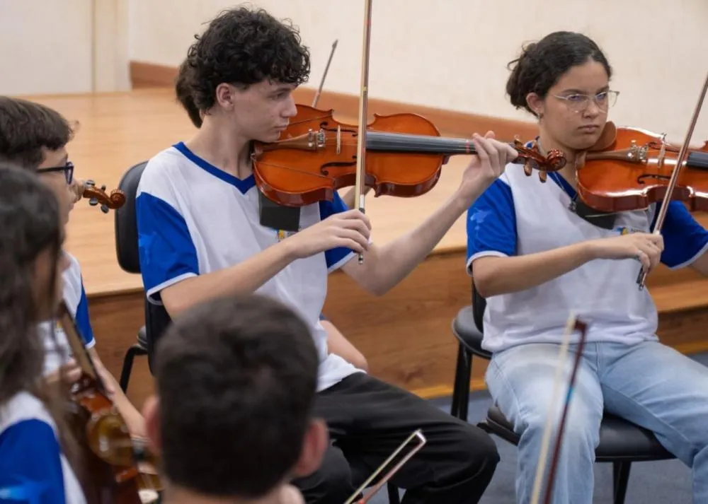 A sonoridade da viola também fará parte da apresentação que reúne alunos, professores, familiares e comunidade no Auditório Izaura Bolsoni Savegnago (Crédito: Fabio Melo @fabiomelofotografia)